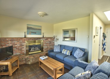 Living room overlooking the beach